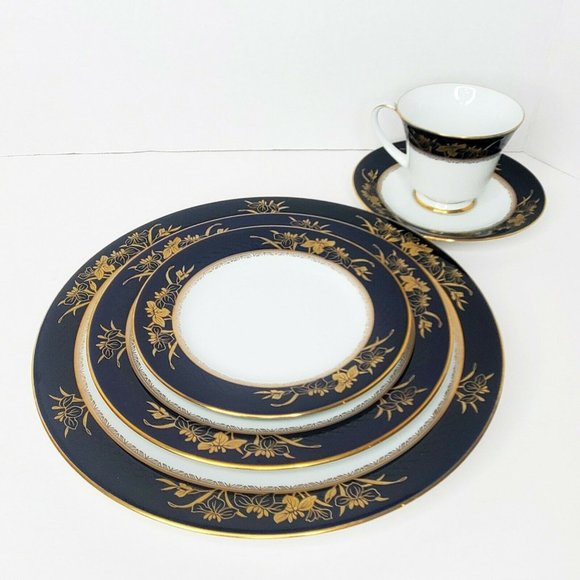 Noritake Legacy Mandalay 3393 Place Setting Gold on Cobalt Blue Mint - Picture 2 of 7